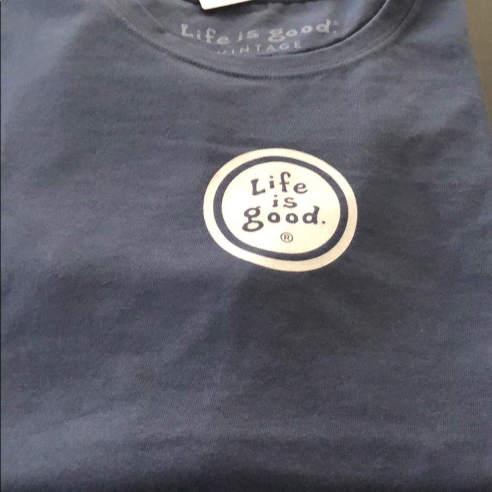 NWT LIFE IS GOOD TEE